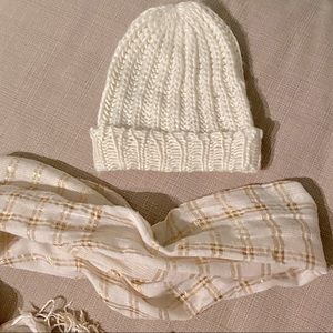 H&M- Beige Knitted Beanie